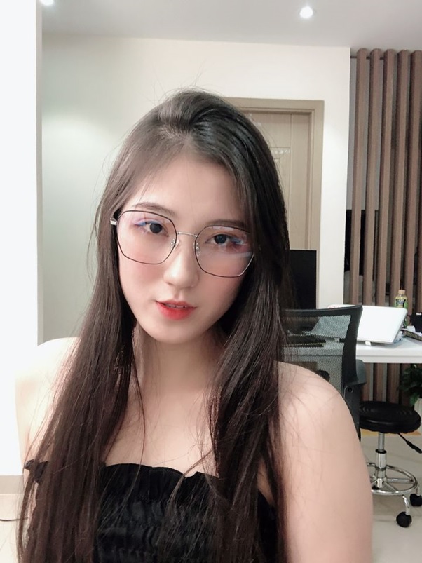 TOP 4 GỌNG KÍNH CẬN ĐẸP NHẤT DÁNH CHO NỮ VĂN PHÒNG