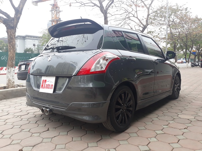 La zăng sơn đen khỏe khoắn