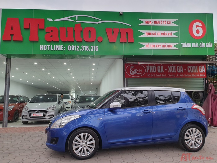 Xe đang được bày bán tại salon ATauto.vn