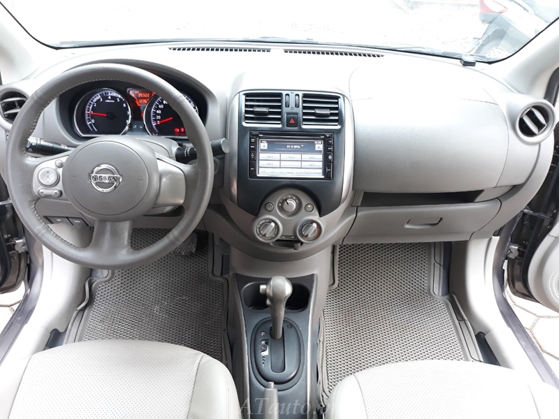 Nội thất xe Nissan Sunny XV 2015