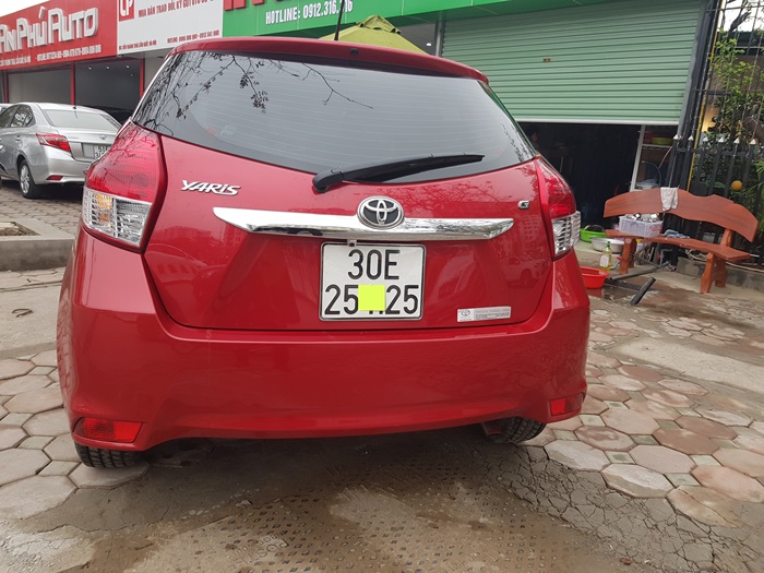 Xe Yaris 2016 biển Hà Nội 30E khá đẹp mắt