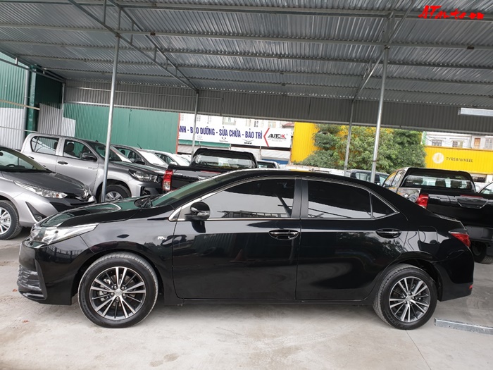 Xe Altis đang được trưng bày tại salon ATauto.vn 