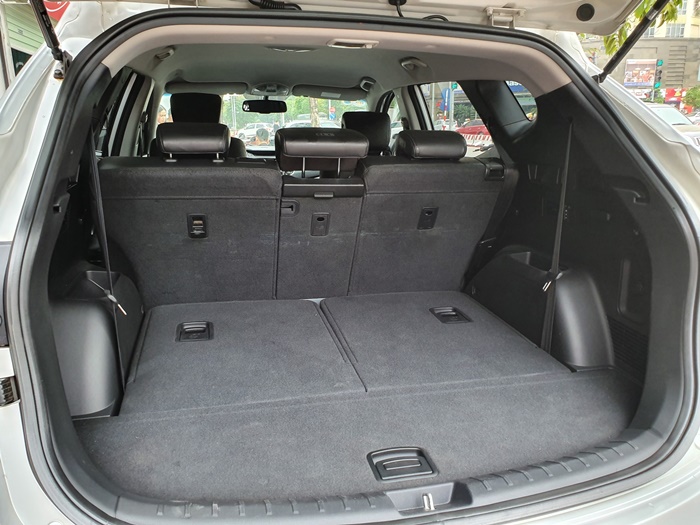 hàng ghế thứ 3 xe Santafe 2014