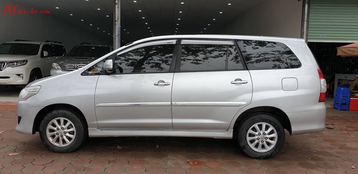 Xe Innova đang được trưng bày tại Salon ATauto.vn