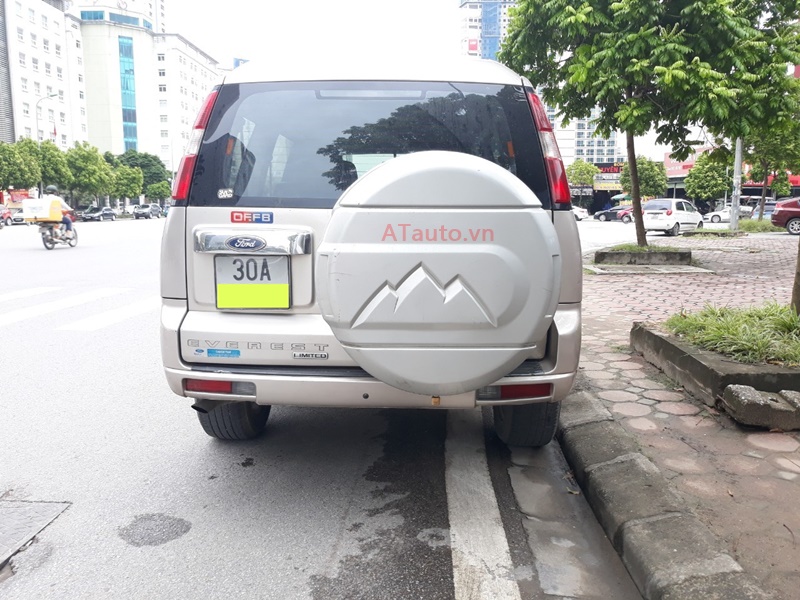 Xe Ford Everest biển Hà Nội chính chủ đi ít và giữ gìn