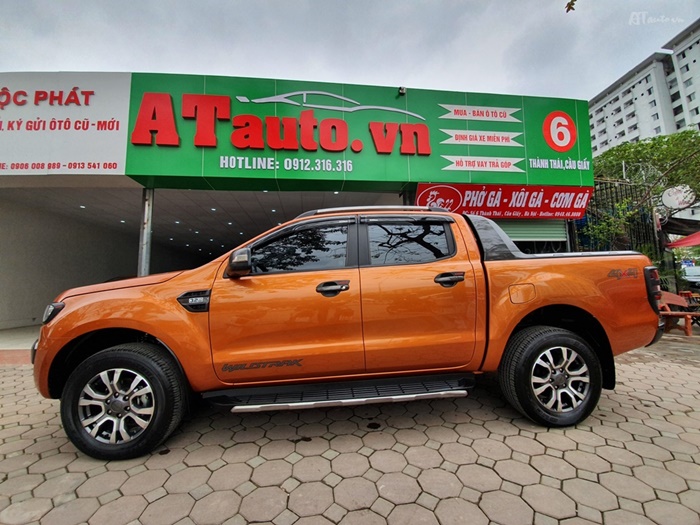 thân xe wildtrak 3.2L 2017 màu cam
