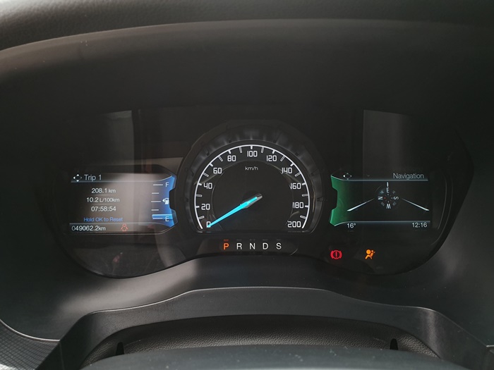 Xe chạy 4,9 vạn KM còn rất mới