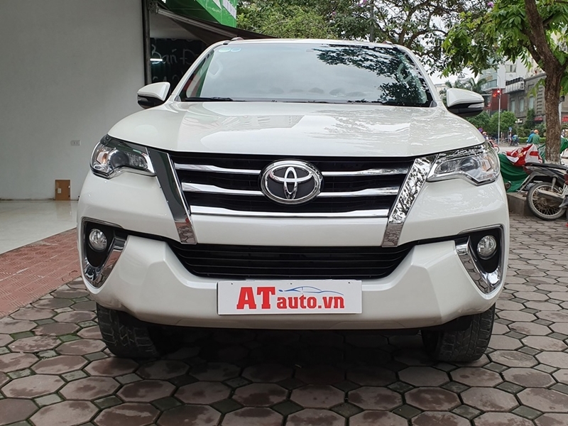 Xe Fortuner máy xăng 1 cầu số tự động 2016