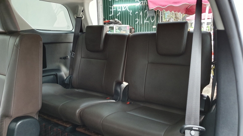 Hàng ghế thứ 3 rộng rãi dành cho 2 người ngồi