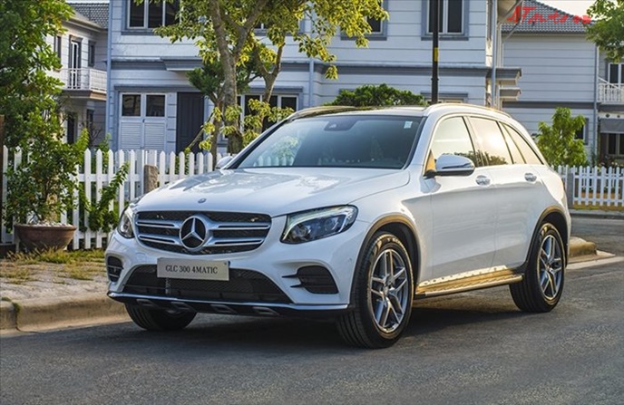 Xe Mercedes Benz GLC 300 4Matic 2017  Đỏ