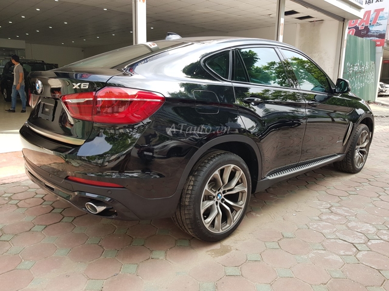 đuôi xe bmw x6 