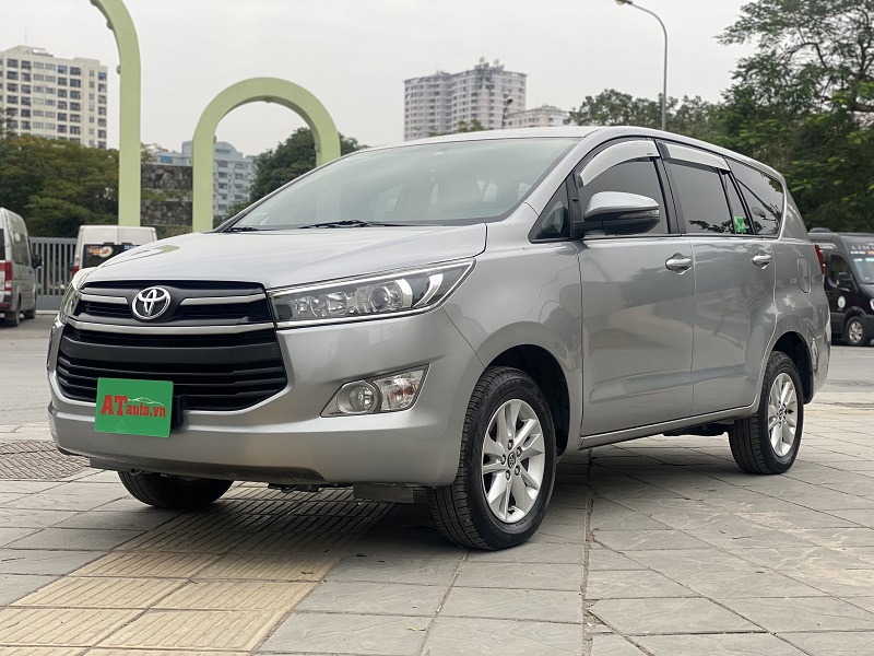 Bán  Cần bán xe Toyota Innova 2018 đk 2019 số sàn màu xám bstp  5giay