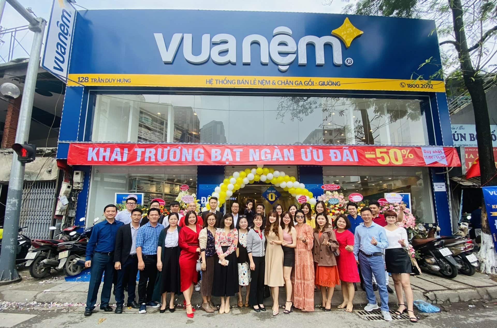 CÂU CHUYỆN TĂNG TRƯỞNG NHANH: VUA NỆM TĂNG TRƯỞNG NHANH SAU THUA LỖ, PHẢI CẮM SỔ ĐỎ LẤY TIỀN KINH DOANH