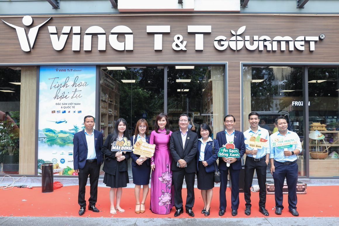 Mộc Hương có mặt tại chuỗi siêu thị thực phẩm và tiêu dùng hữu cơ Vina T&T Quận 10, Hồ Chí Minh