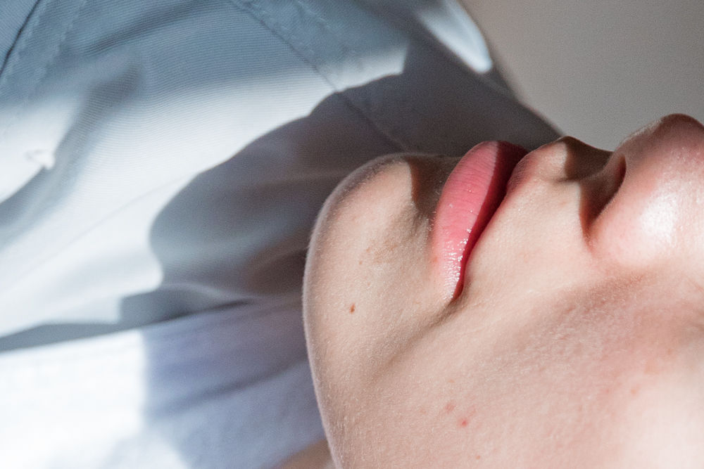 Làn da nhạy cảm nên chọn nước hoa hồng thế nào?