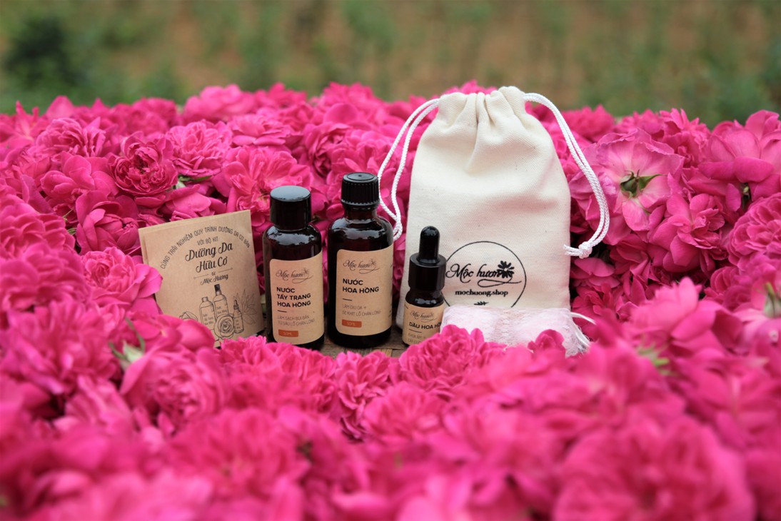 Feedback về Combo chăm sóc da hữu cơ: Mới dùng được 2 buổi đã thấy da đỡ khô hẳn