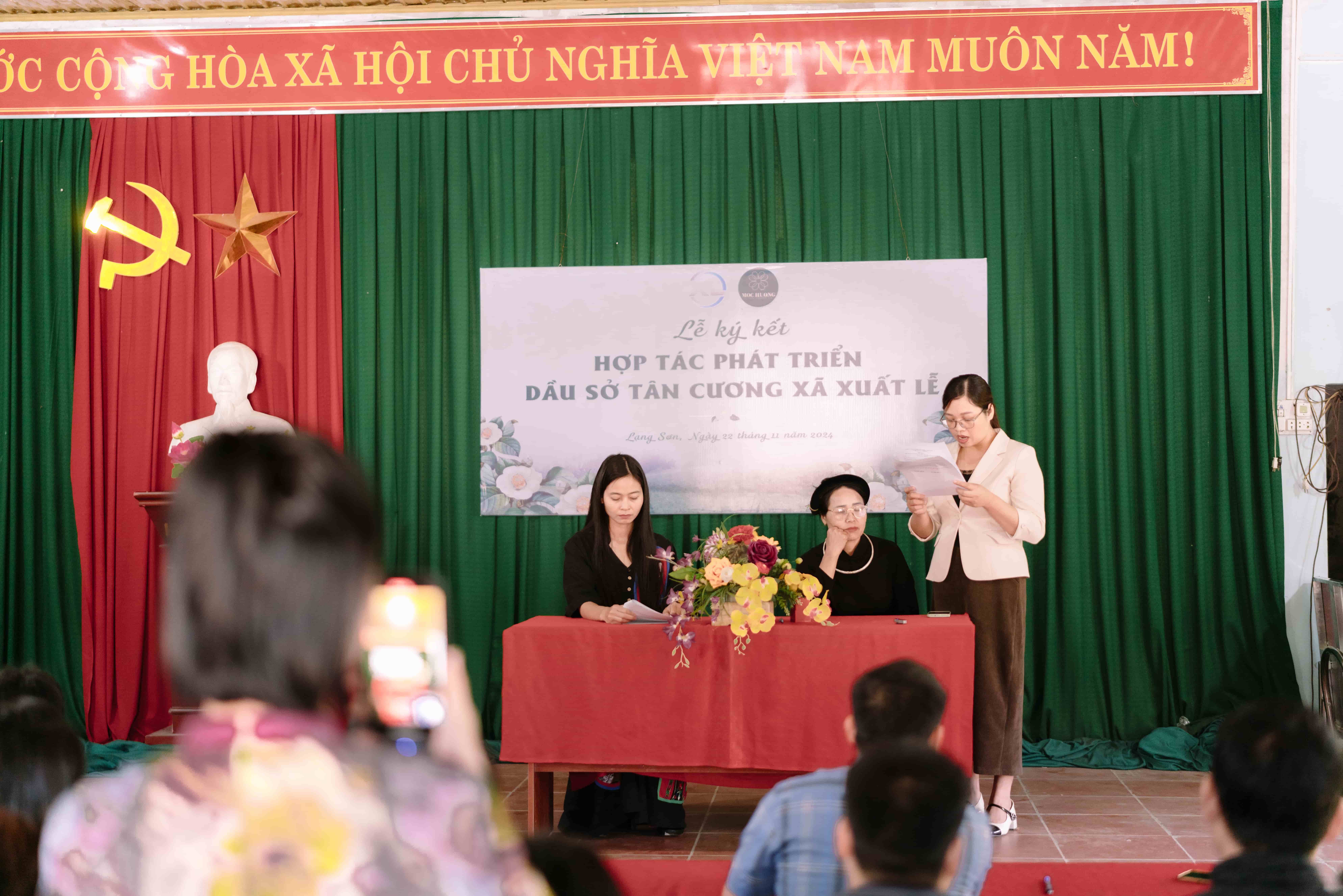 Mộc Hương ký kết hợp tác cùng Hợp tác xã phát triển dầu Sở Tân Cương Xuất Lễ