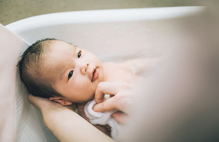 Tắm lá dâu tằm có tác dụng gì? những hiệu quả bất ngờ mà lá dâu tằm đem lại