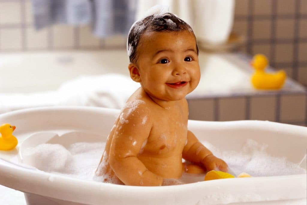 Những lợi ích lá sài đất tắm cho bé