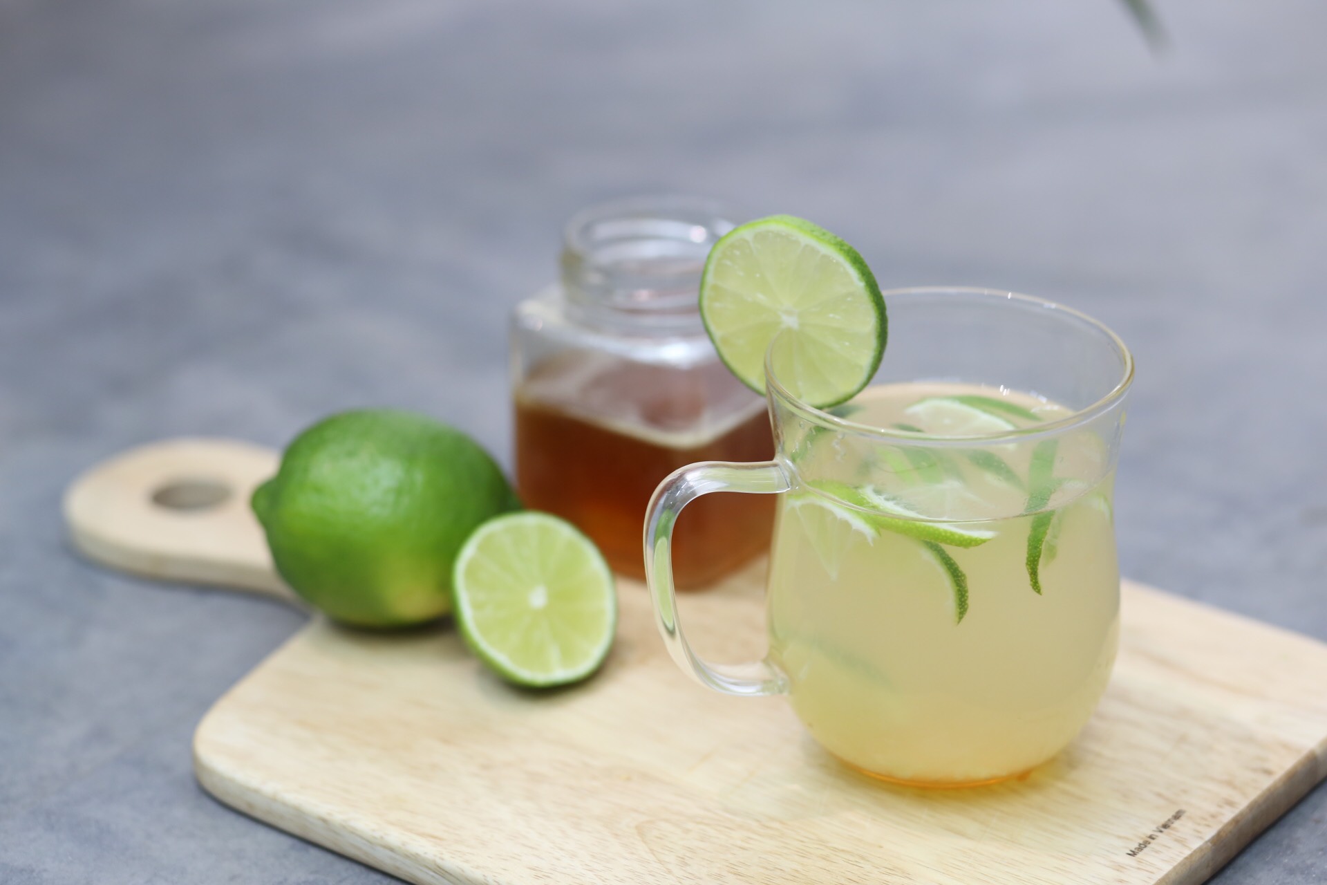 Cách pha nước chanh healthy, đẹp da và tăng đề kháng trong mùa dịch
