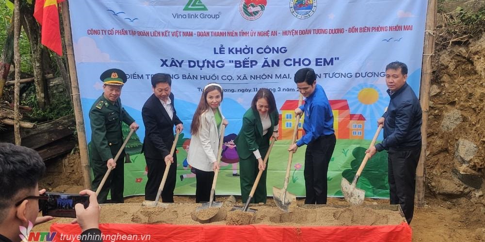 Khởi công xây dựng