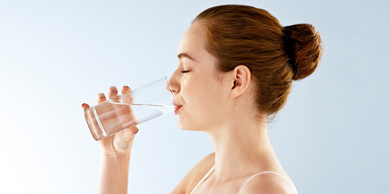 Giải pháp hỗ trợ tiêu hóa khỏe mạnh: Vai trò của nước hydrogen và chất chống oxy hóa