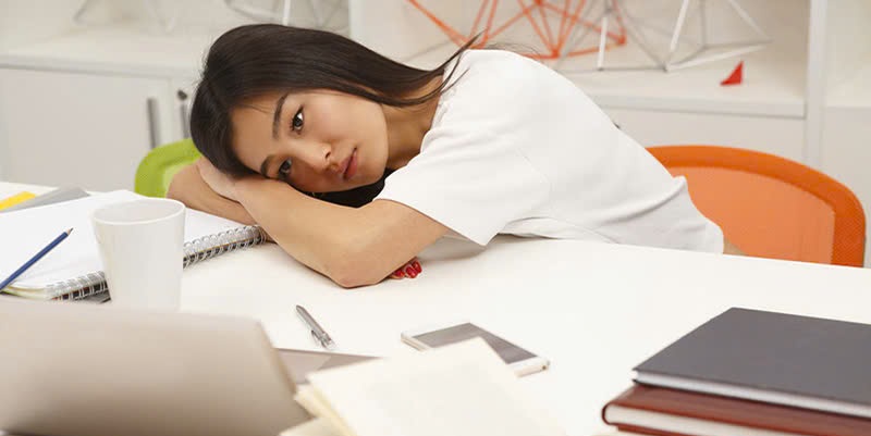 Mệt mỏi kéo dài: Có thể bạn đang mất năng lượng, không phải lười biếng!