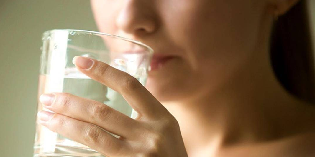 Có nên uống nước giàu hydrogen mỗi ngày?