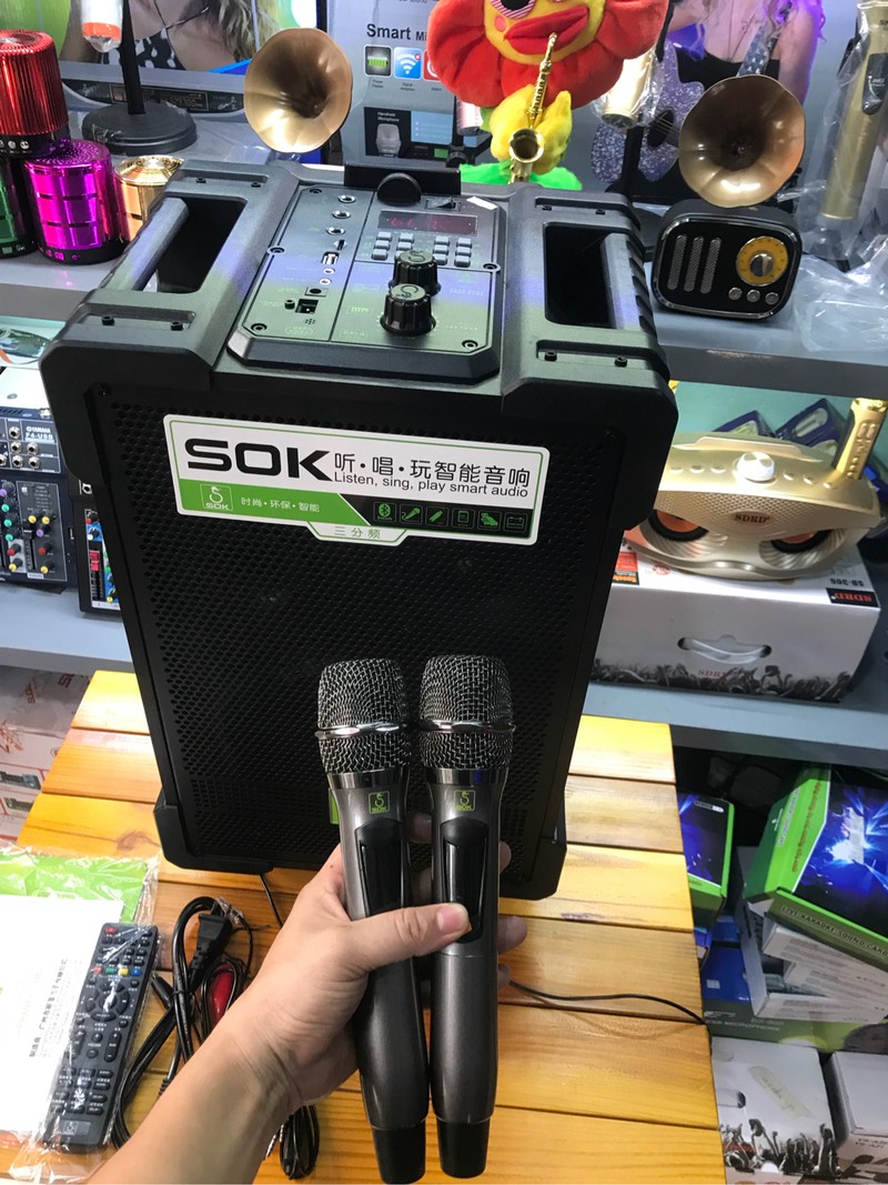 Loa kéo di động SOK NE-701 (8 inch, 2 mic, 150W) - we3 giá sỉ và lẻ rẻ nhất Loa kéo di động SOK NE-701 (8 inch, 2 mic, 150W) - we3 giá sỉ và lẻ rẻ nhất