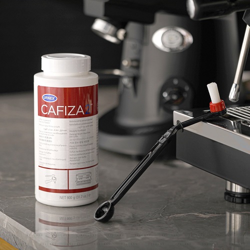 Cách vệ sinh máy pha espresso: backflush, Cafiza, lịch chuẩn