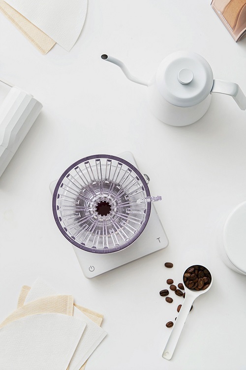 Phễu V60 sứ, thủy tinh hay nhựa: nên chọn loại nào?
