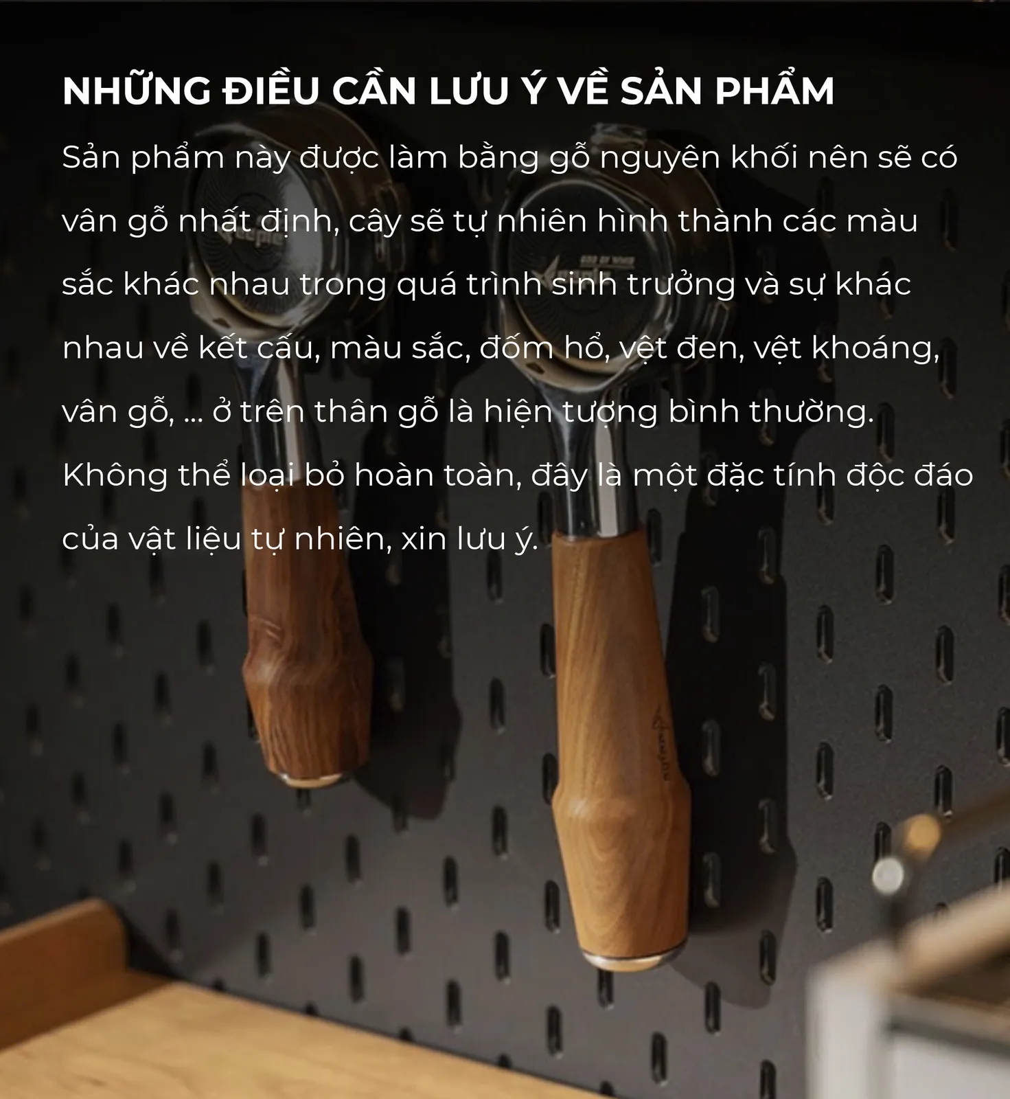 Lưu ý vân gỗ tự nhiên trên tay cầm Feepie: màu sắc và kết cấu khác nhau giữa từng sản phẩm