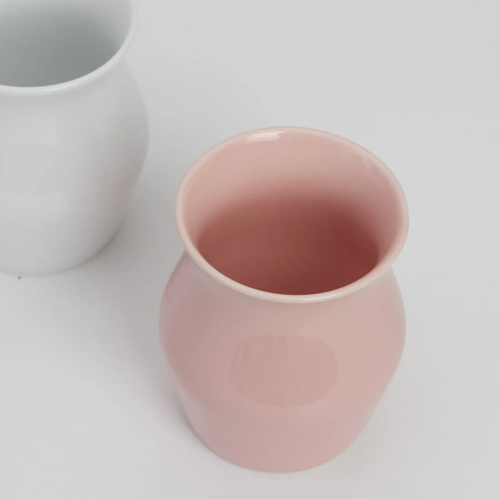 Nhìn từ trên xuống ly Origami Sensory Flavor Cup màu hồng
