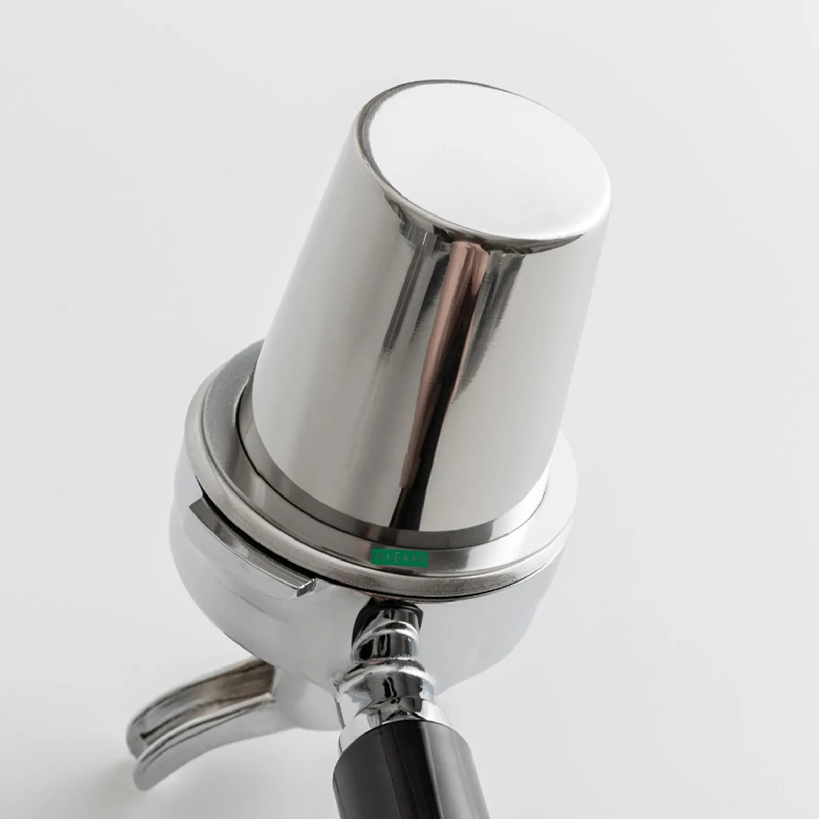 Vành gờ của ly dosing cup inox tì vừa lên vành giỏ lọc tay pha 58mm