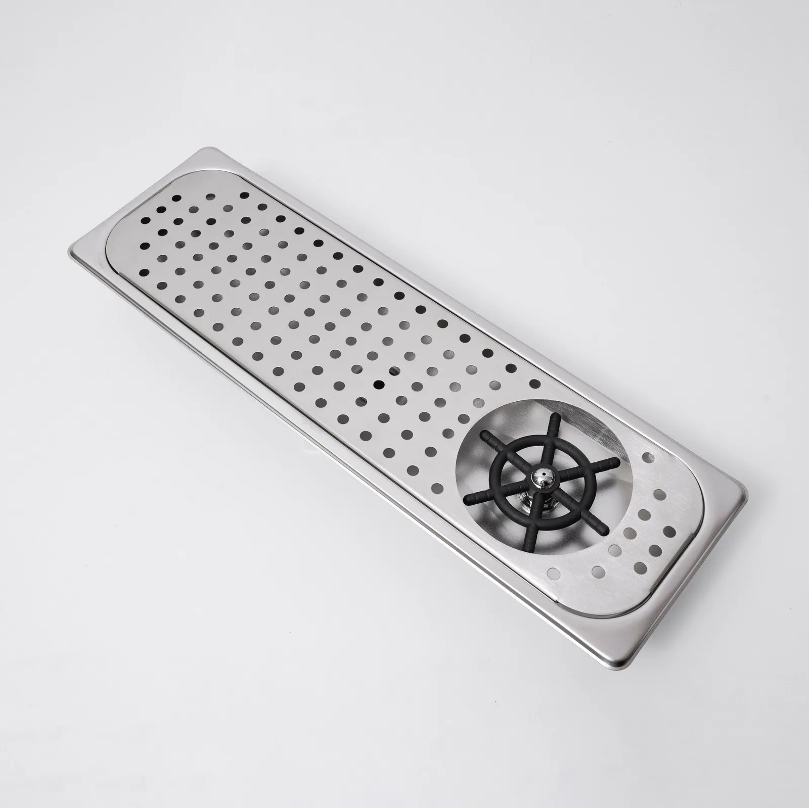 Hai ống ren cấp nước và thoát nước dưới đáy khay rửa ca ly quầy bar âm sàn inox 304 mã B1310