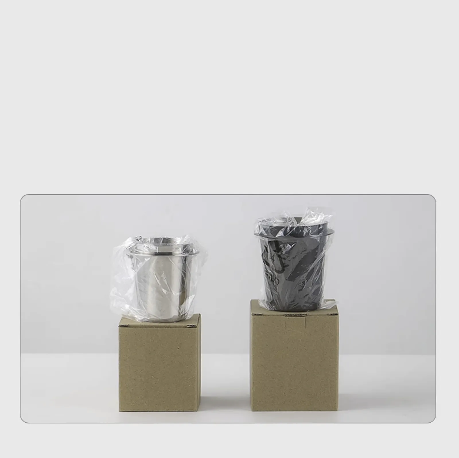 Ly dosing cup inox đóng gói trong túi nilon trước khi giao hàng