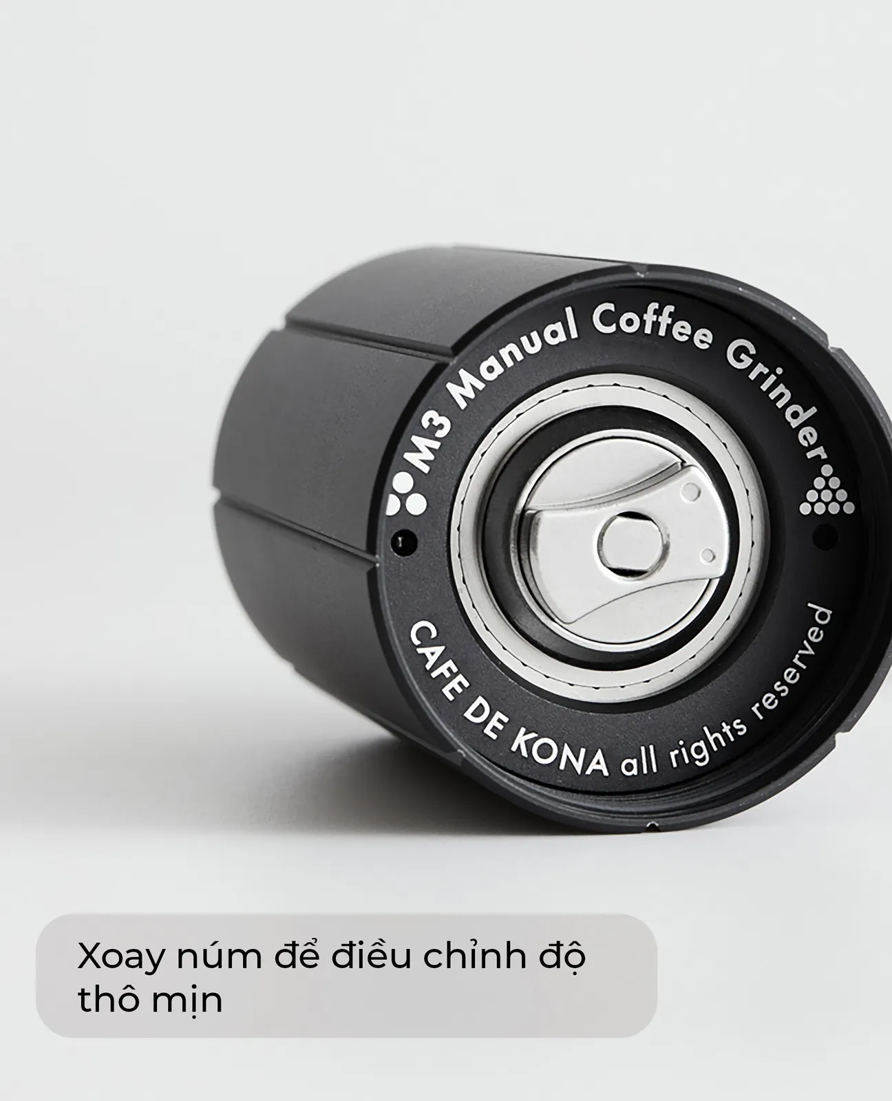 Núm xoay điều chỉnh độ thô mịn ở đáy cối xay tay M3 CAFE DE KONA