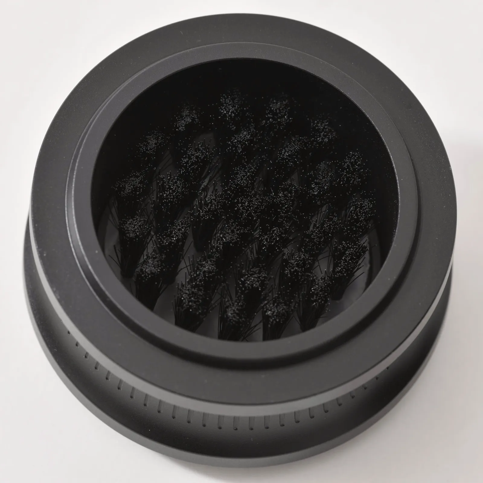 Đế silicon gắn lông cọ nylon cứng của kim xoay Feepie Wood Charm, dùng để làm sạch kim