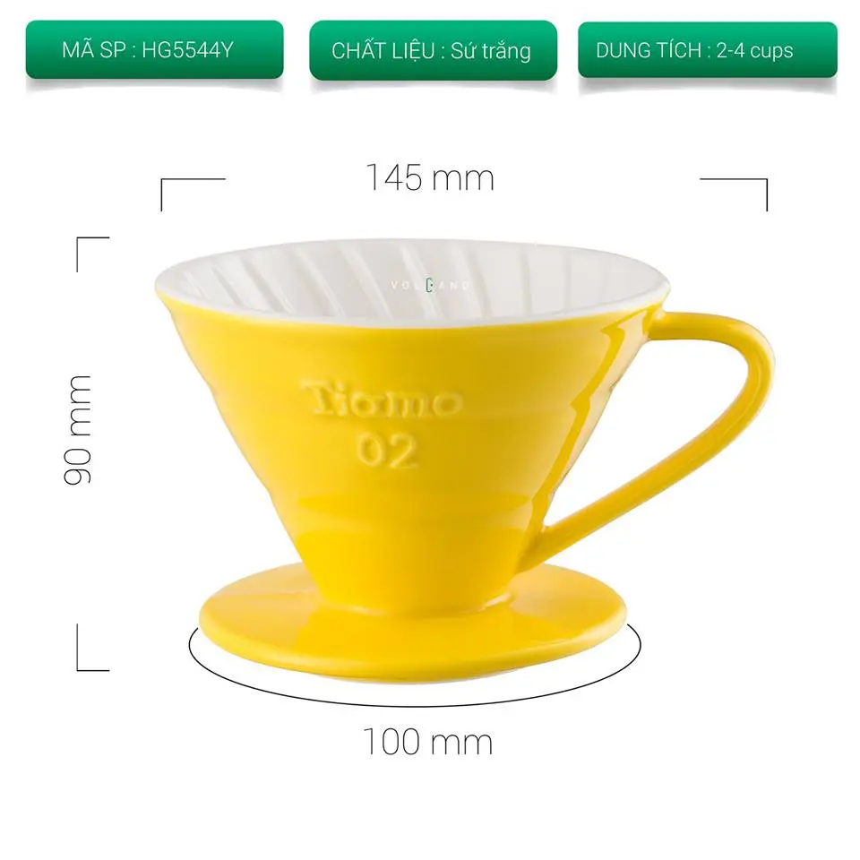 Phễu sứ Tiamo V60 02 cùng bộ dụng cụ pha pour over trên quầy