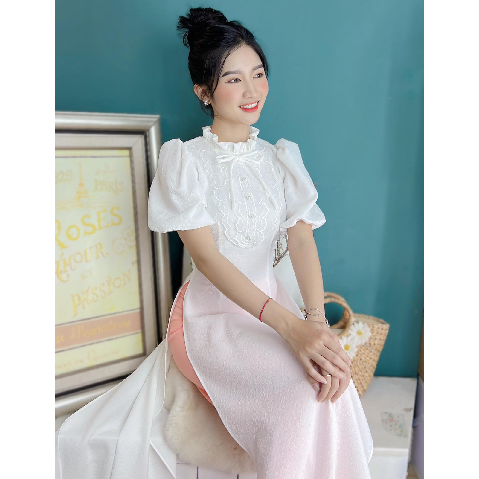 Lựa Chọn Màu Sắc Và Hoạ Tiết Áo Dài Giáo Viên Mầm Non Xu Hướng 2024