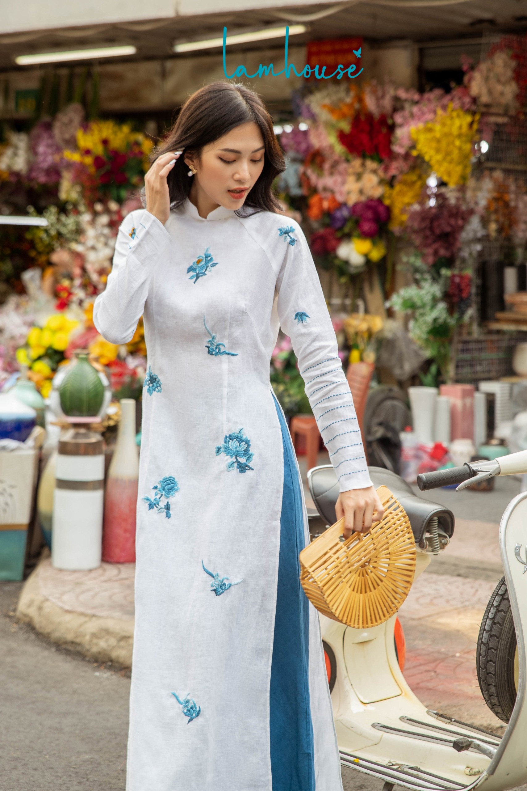 Áo Dài Thêu Hoa Xanh Khắp Áo | Lam Boutique