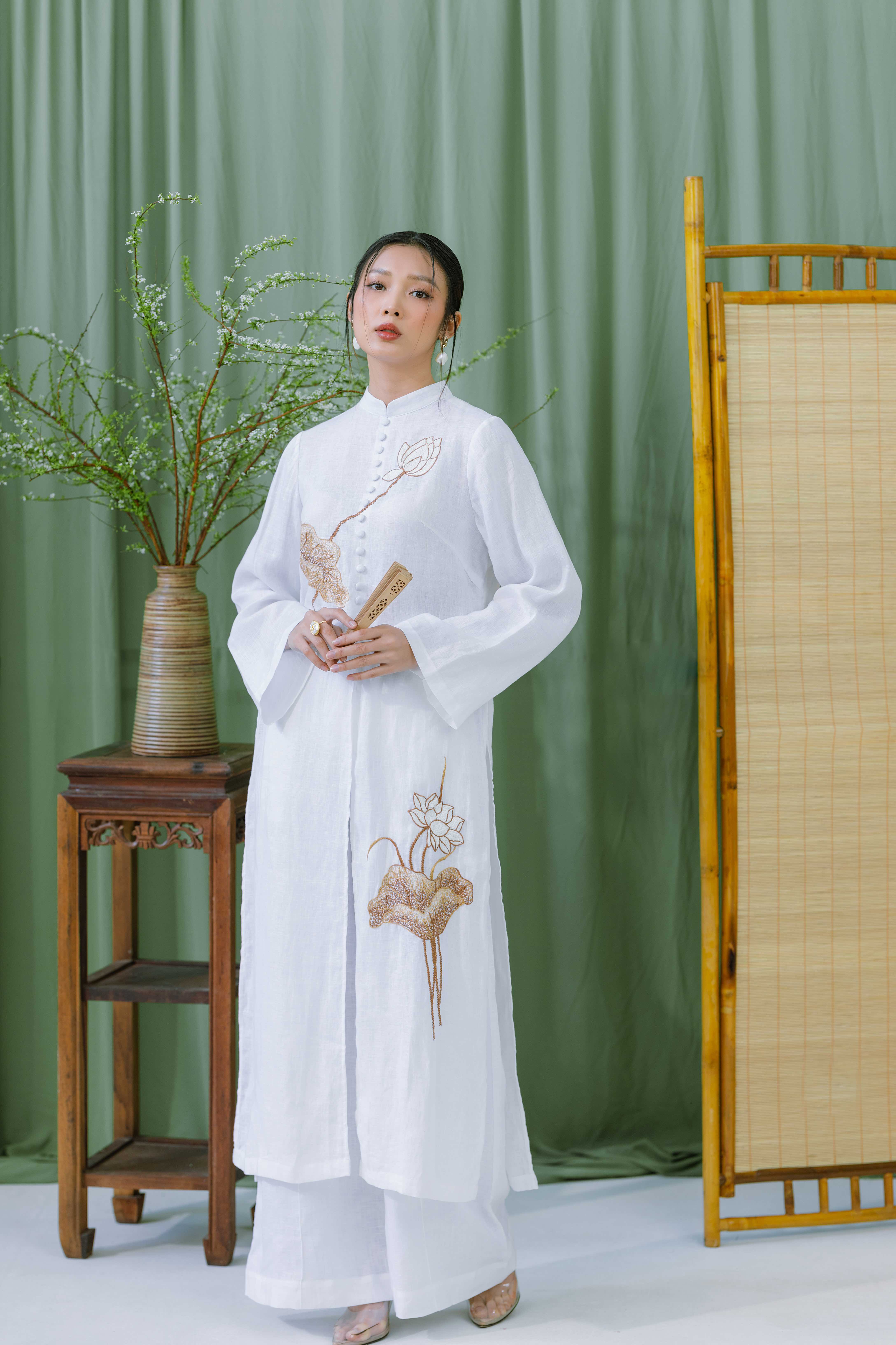 Áo dài sen trắng ベトナムアオザイ L (ズボン付いてます）｜ファッション