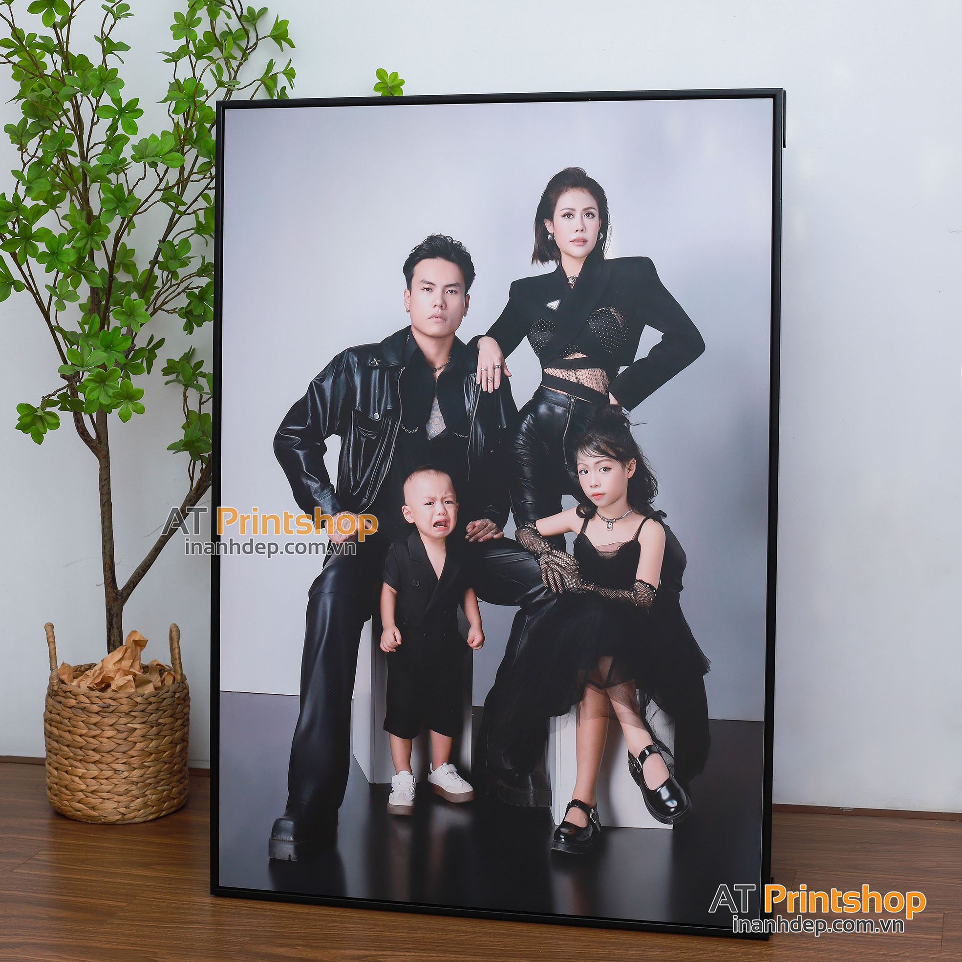 Ảnh Gỗ Khung Nổi Treo Tường – Khung Đen Hiện Đại, Sang Trọng