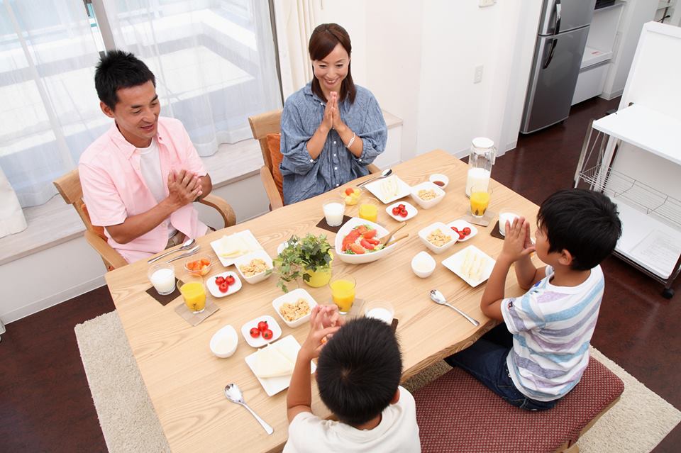 Học người Nhật cách dạy con về lòng biết ơn qua văn hóa 