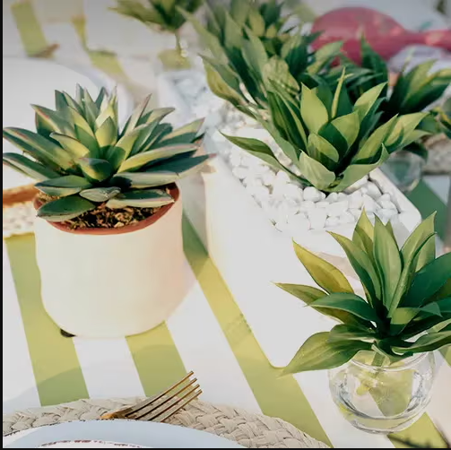 cay-hoa-nhan-tao-co-thu-hut-con-trung-khong