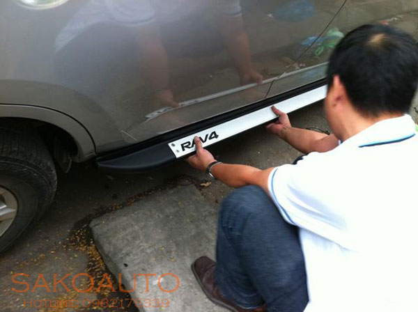 bậc lên xuống rav4 2011