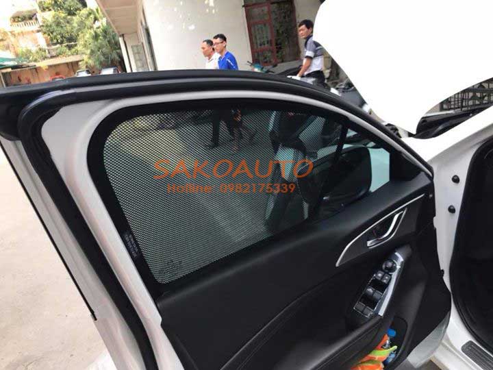 che nắng theo xe mazda 3