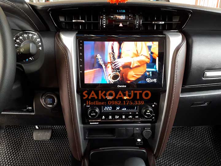 dvd cho xe fortuner 2019