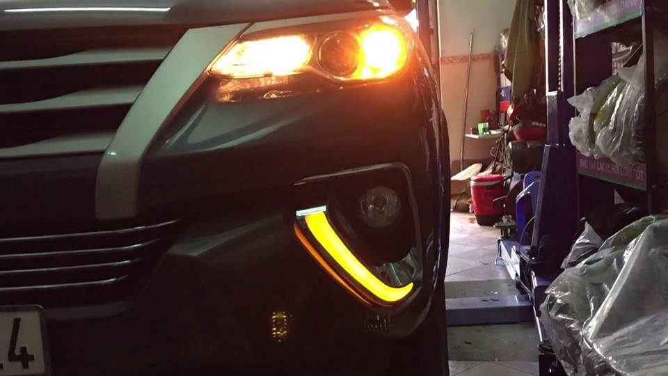 đèn gầm fortuner 2019