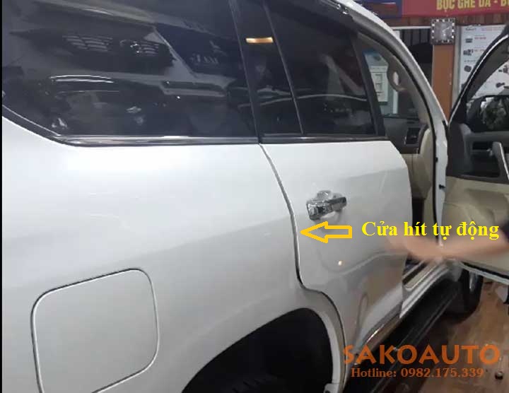 hít cửa xe ô tô